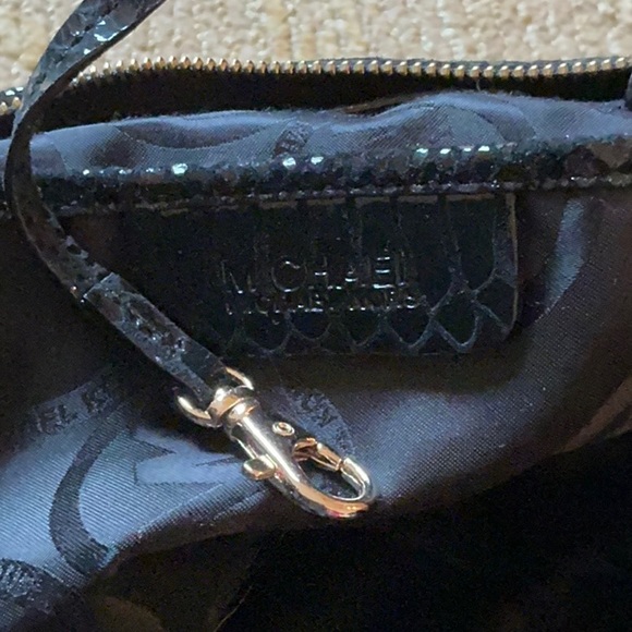 Michael Kors shiny black faux Python/Snakeskin effect slouchy hobo - Picture 11 of 11